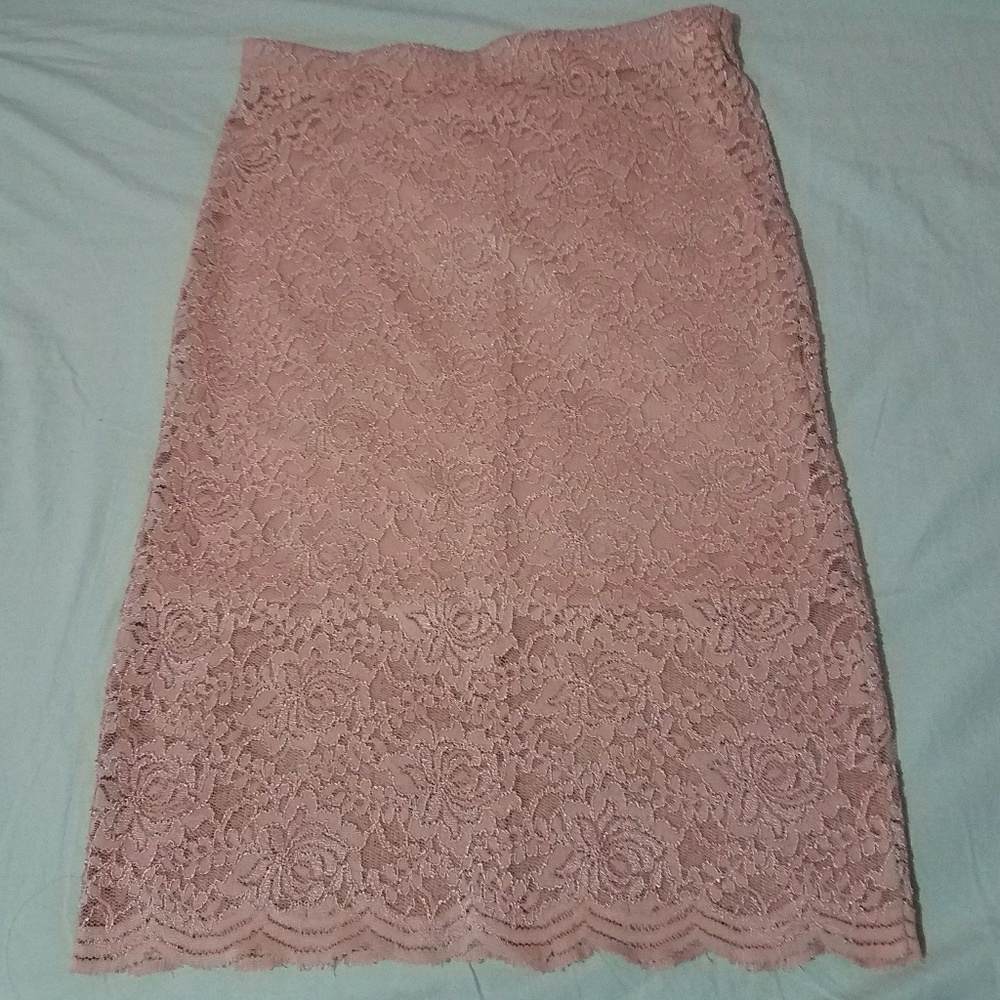 ***SOLD*** Pink Lace Pencil Skirt - Picture 4 of 8